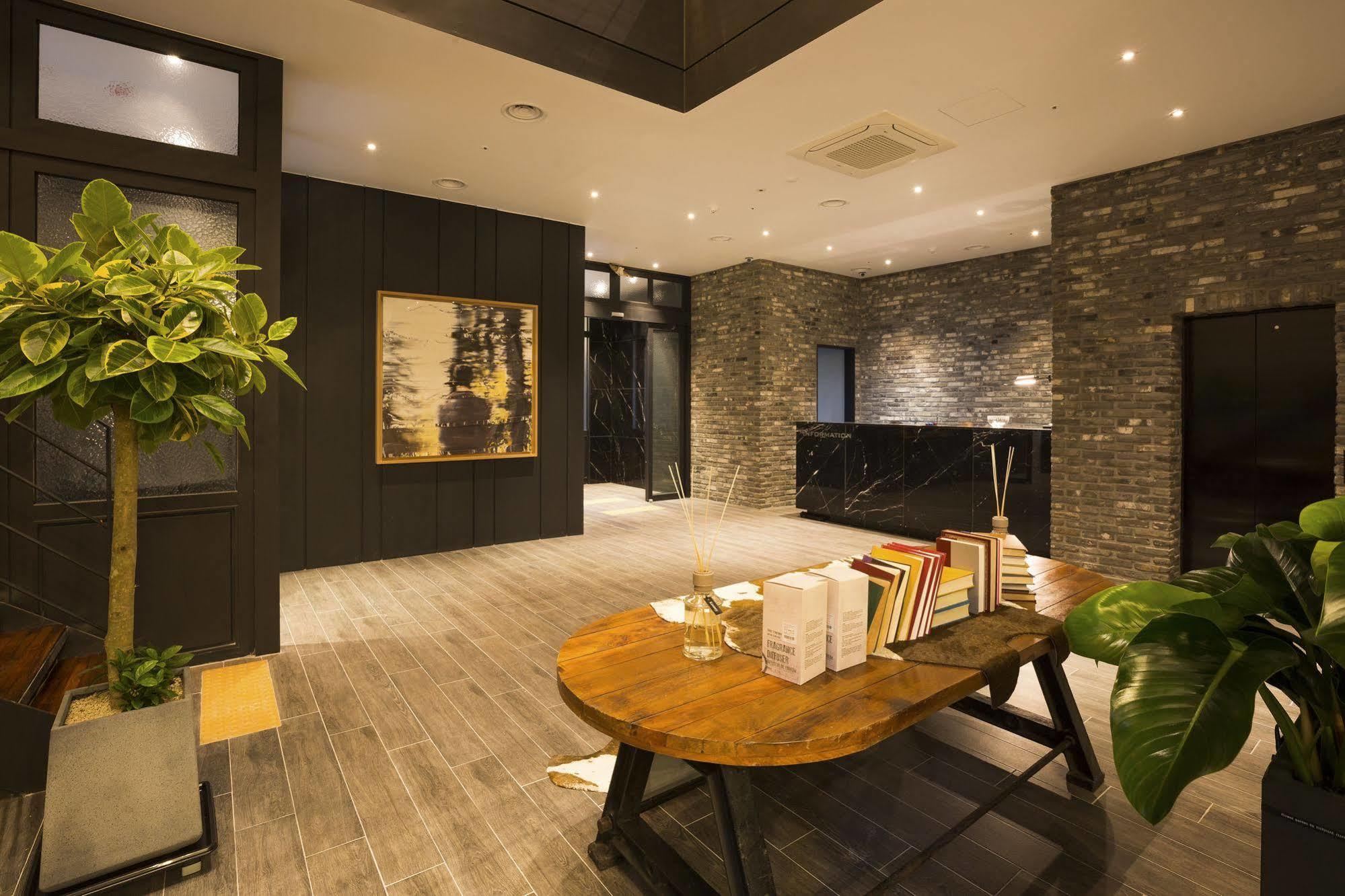 Trang Blue Hotel Seoul Exterior foto
