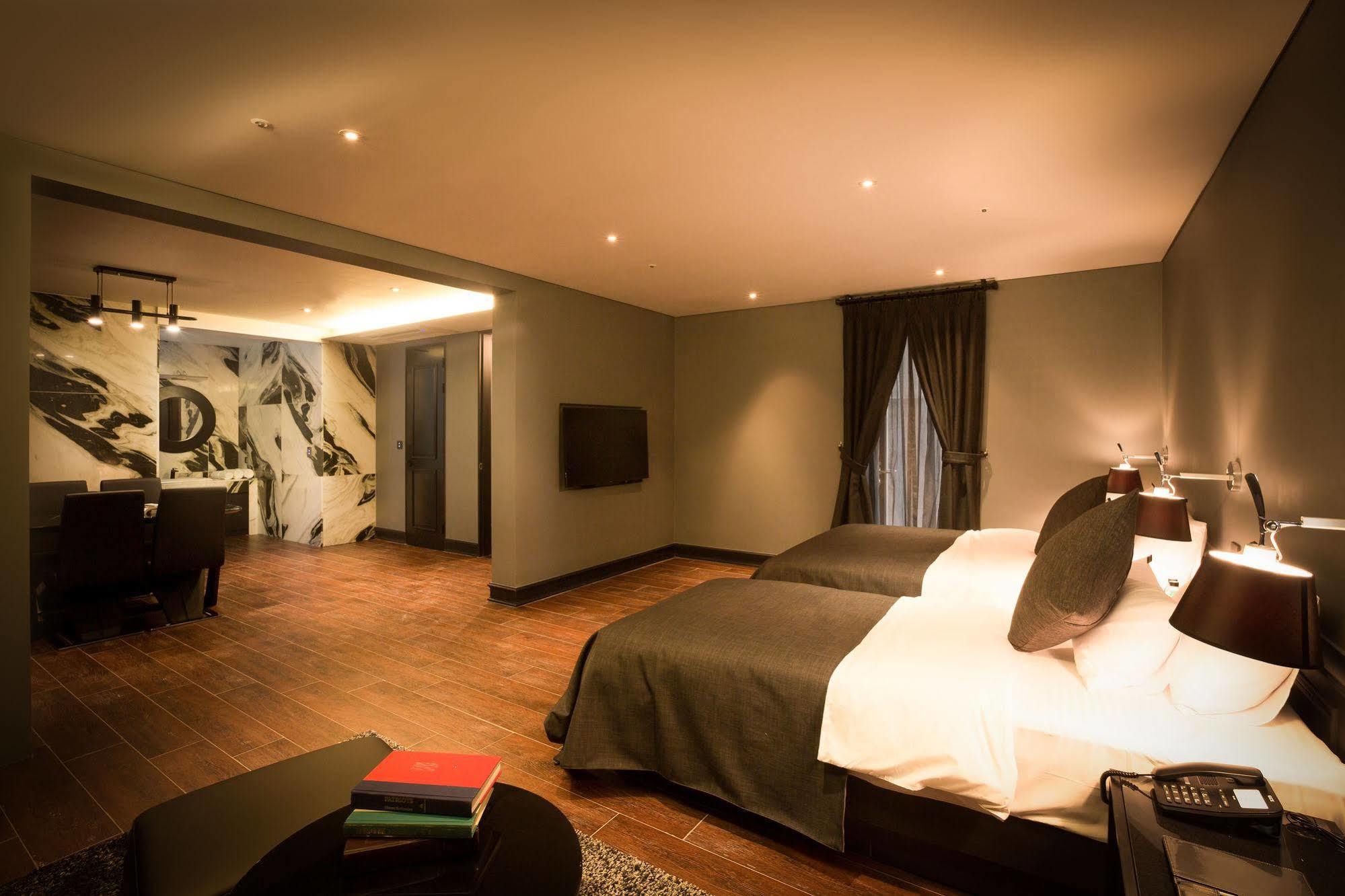 Trang Blue Hotel Seoul Exterior foto