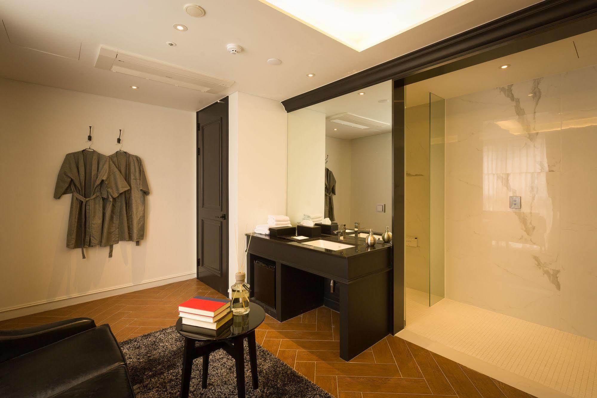 Trang Blue Hotel Seoul Exterior foto