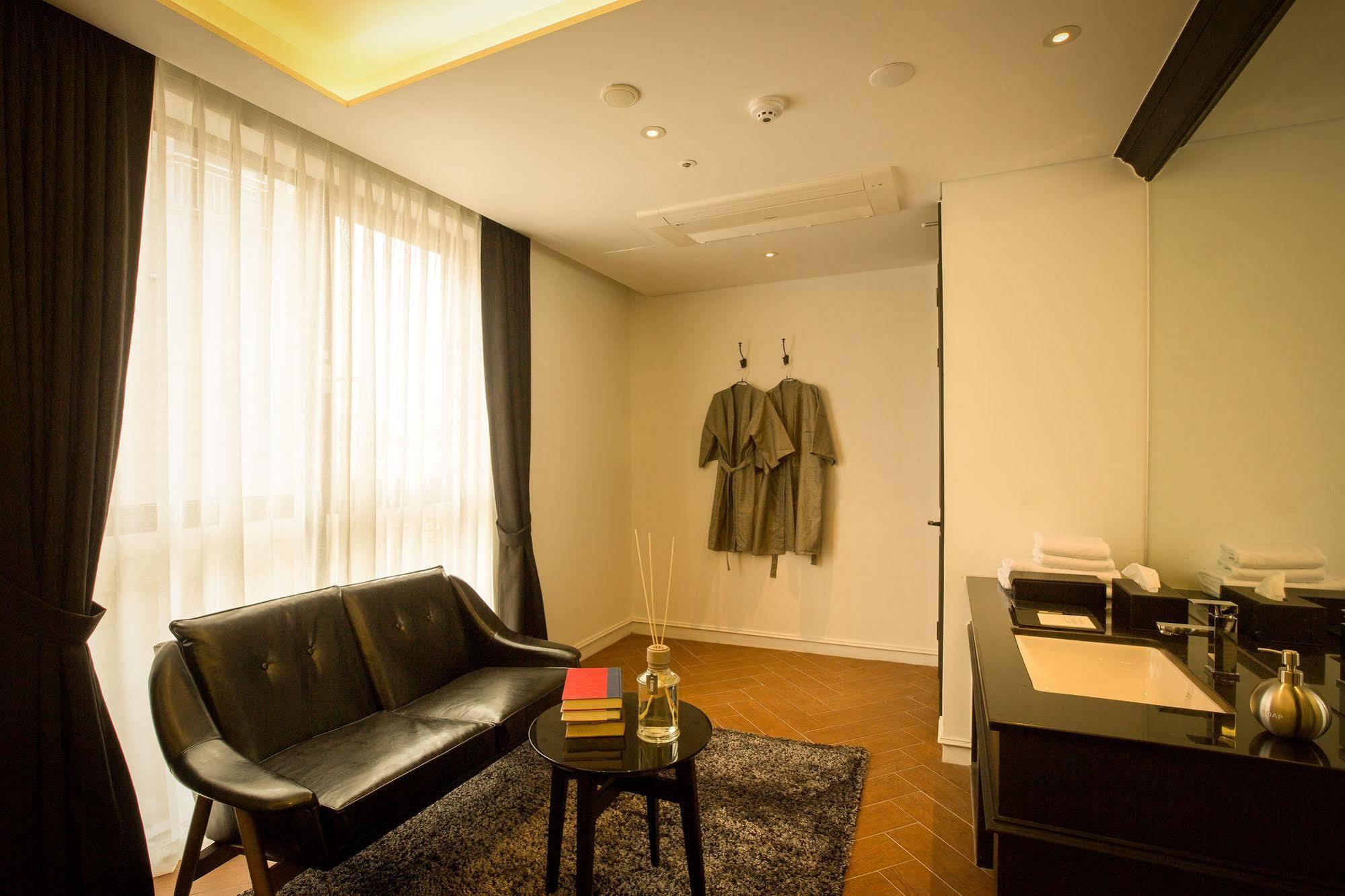 Trang Blue Hotel Seoul Exterior foto