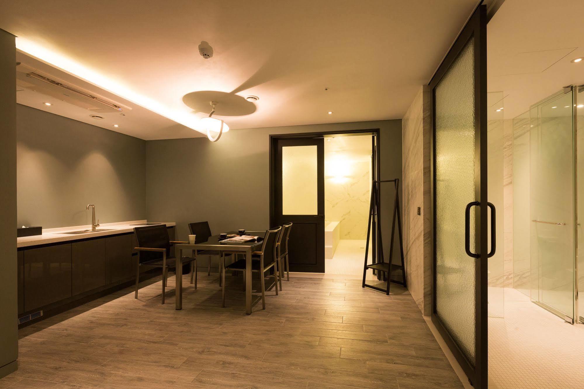 Trang Blue Hotel Seoul Exterior foto