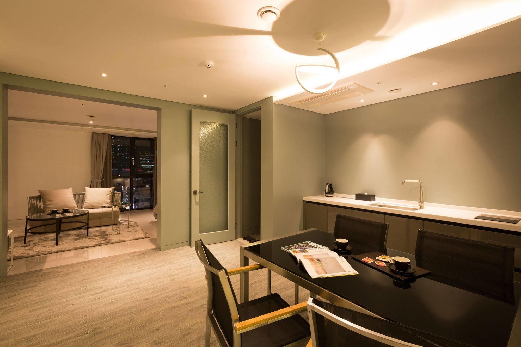 Trang Blue Hotel Seoul Exterior foto