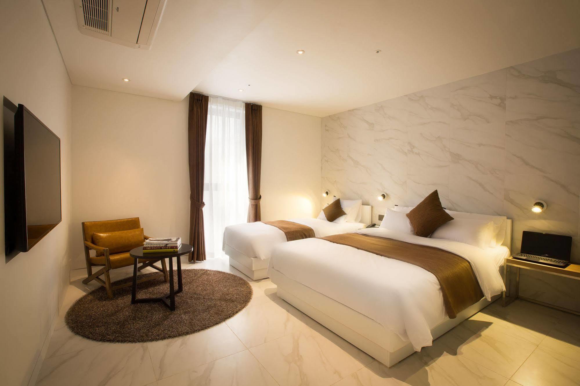 Trang Blue Hotel Seoul Exterior foto